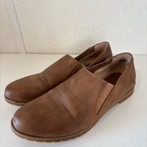 Cushionaire | Duffy Brown Slip-On Shoes | Size 6 1/2